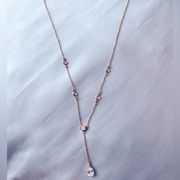 Avon 2005 CZ Pear Drop Necklace & Earring Gift Set - Picture 1 of 10